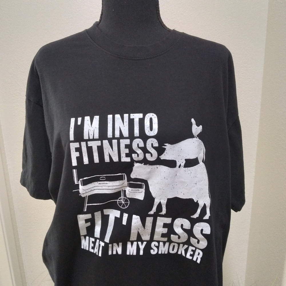 SKYLAND Men' Black FIT'NESS MEAT IN MY SMOKER Graphic Tee- 2XL